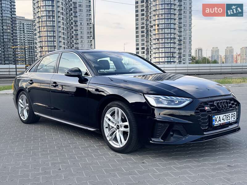 Седан Audi A4 2023 в Киеве