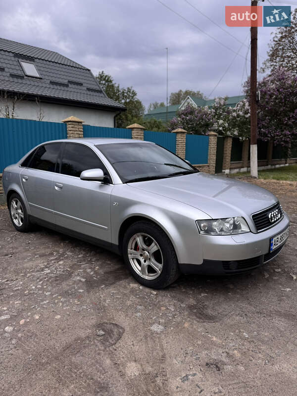 Седан Audi A4 2003 в 
