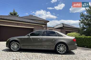 Седан Audi A4 2014 в 