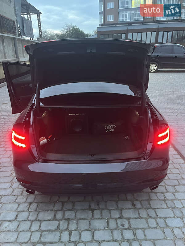 Седан Audi A4 2015 в Камені-Каширському