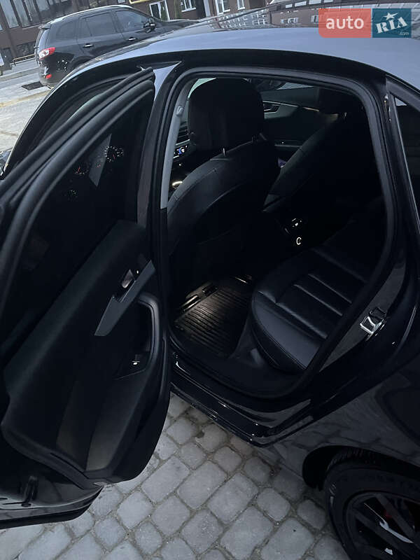 Седан Audi A4 2015 в Камені-Каширському