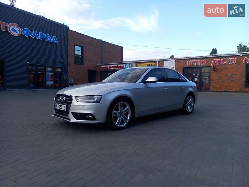 Седан Audi A4 2013 в Кременчуге