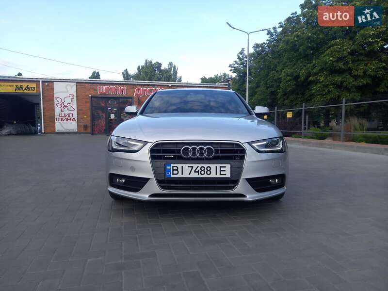 Седан Audi A4 2013 в Кременчуге