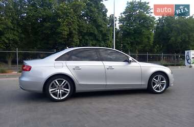 Седан Audi A4 2013 в 