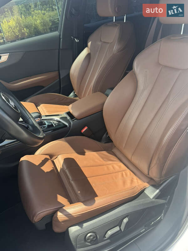 Седан Audi A4 2020 в Одессе