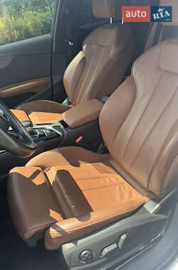 Седан Audi A4 2020 в 
