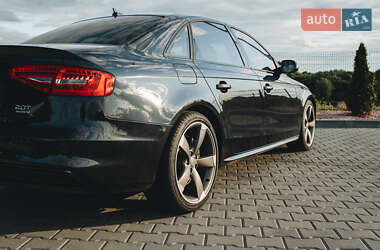 Седан Audi A4 2015 в 