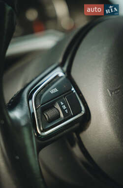 Седан Audi A4 2015 в 