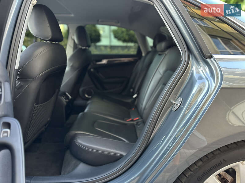 Седан Audi A4 2013 в Ивано-Франковске