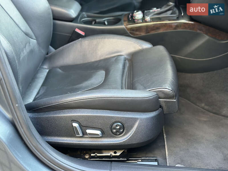 Седан Audi A4 2013 в Ивано-Франковске