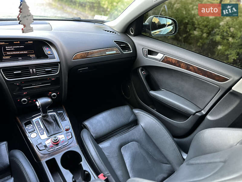 Седан Audi A4 2013 в Ивано-Франковске