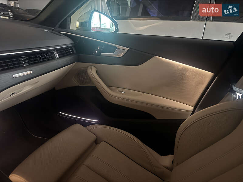 Седан Audi A4 2019 в Киеве