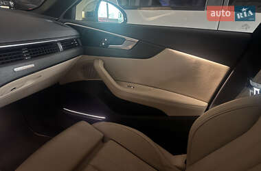 Седан Audi A4 2019 в 
