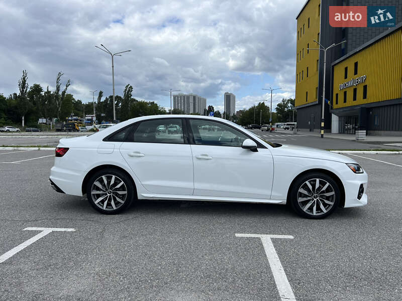 Седан Audi A4 2023 в Киеве