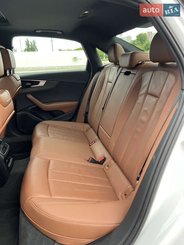 Седан Audi A4 2023 в Киеве