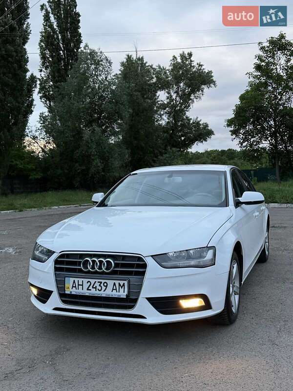 Седан Audi A4 2013 в Кропивницком
