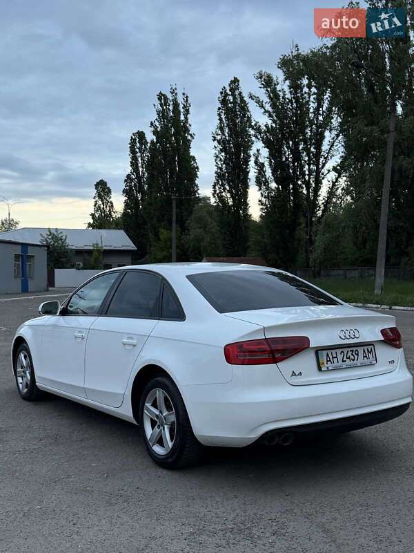 Седан Audi A4 2013 в Кропивницком