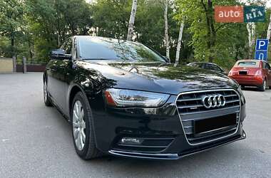 Седан Audi A4 2015 в 