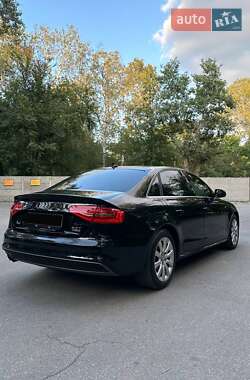 Седан Audi A4 2015 в 