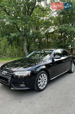 Седан Audi A4 2015 в 