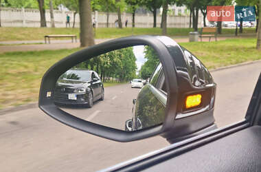 Седан Audi A4 2016 в 