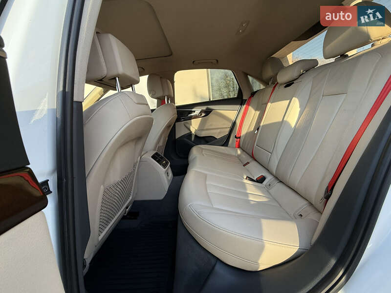 Седан Audi A4 2019 в Ивано-Франковске