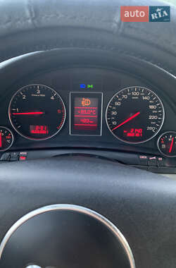 Седан Audi A4 2001 в 