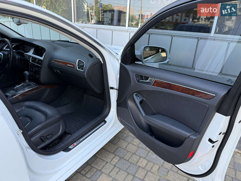 Седан Audi A4 2012 в Одессе