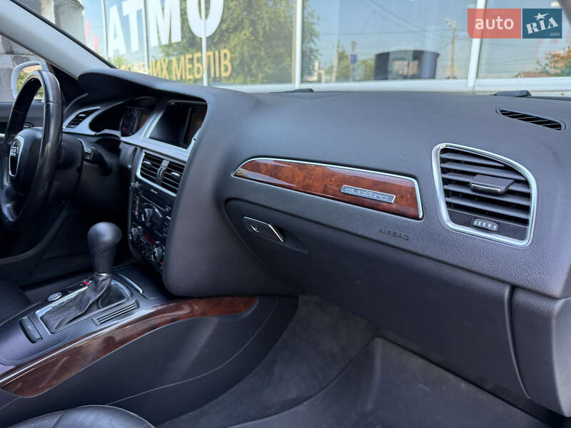 Седан Audi A4 2012 в Одессе