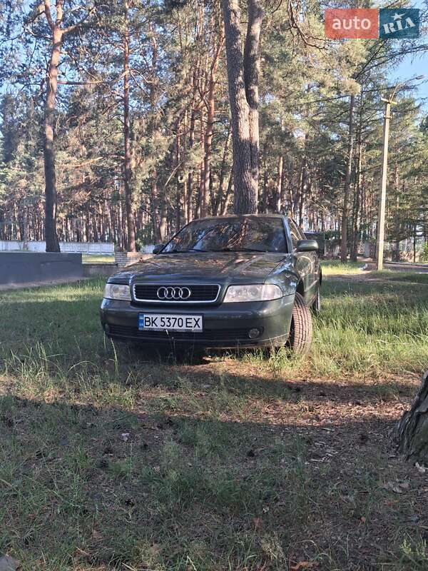 Седан Audi A4 2000 в Луцке