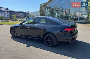 Седан Audi A4 2021 в 