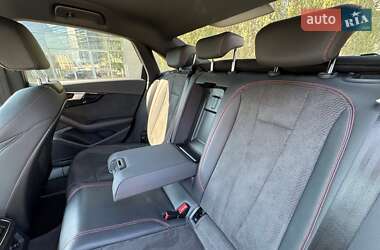 Седан Audi A4 2021 в 