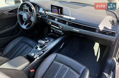 Седан Audi A4 2018 в 