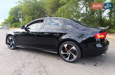 Седан Audi A4 2013 в Смеле