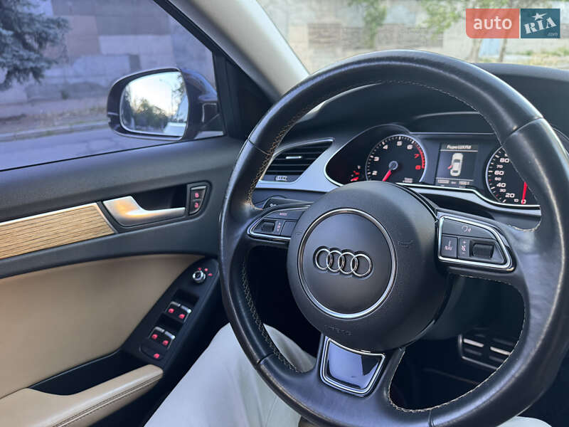 Седан Audi A4 2012 в Николаеве