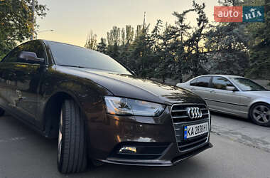 Седан Audi A4 2012 в 