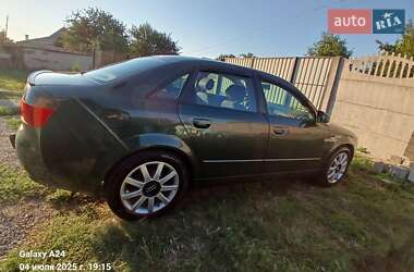 Седан Audi A4 2001 в 