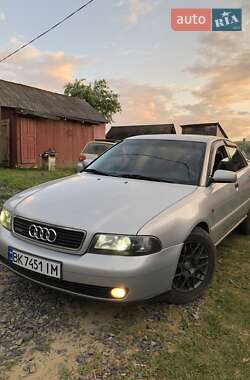 Седан Audi A4 1996 в 