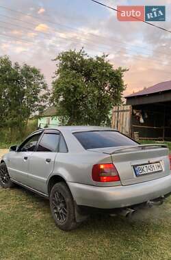 Седан Audi A4 1996 в Турке