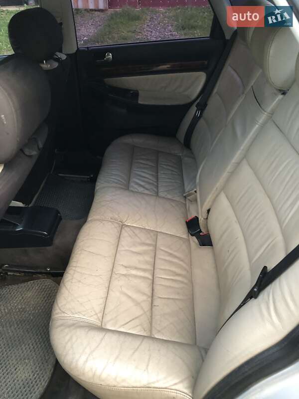 Седан Audi A4 1996 в Турке