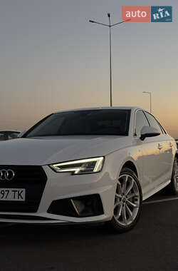 Седан Audi A4 2019 в 