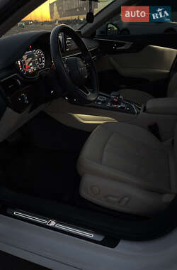 Седан Audi A4 2019 в 