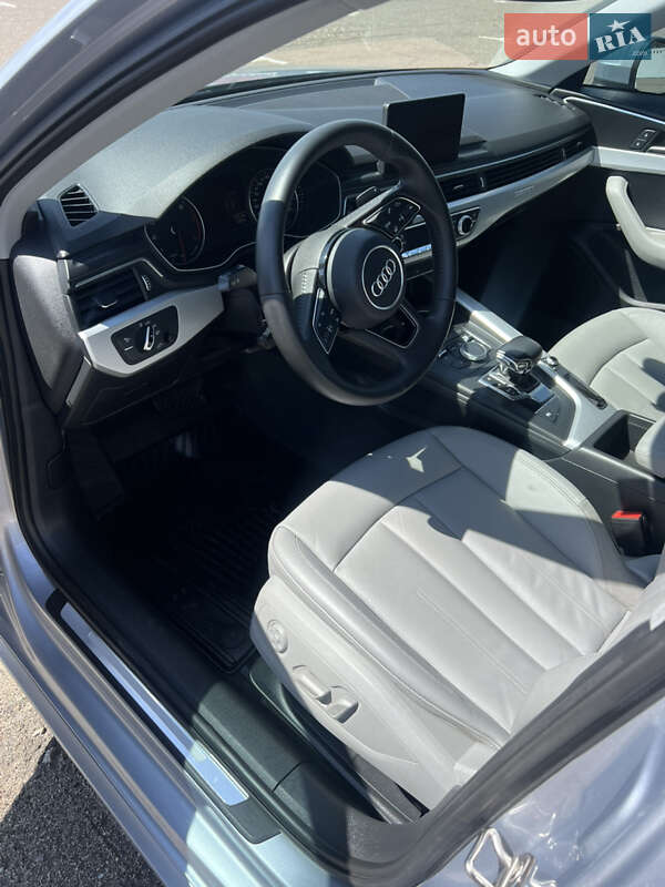 Седан Audi A4 2017 в Киеве