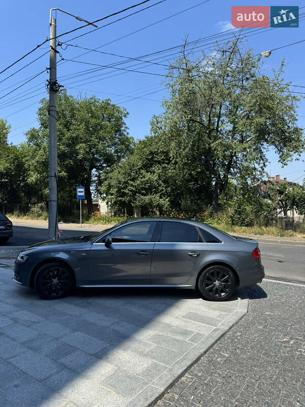 Седан Audi A4 2015 в Черновцах