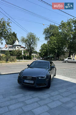 Седан Audi A4 2015 в Чернівцях