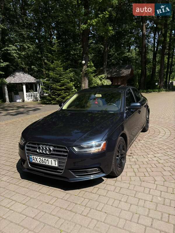 Седан Audi A4 2012 в Богородчанах