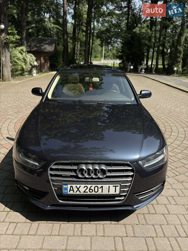 Седан Audi A4 2012 в Богородчанах