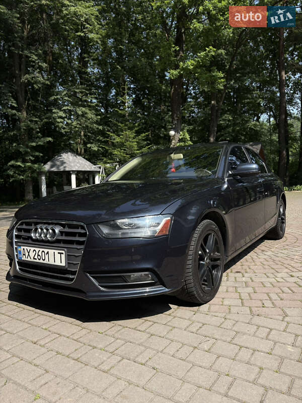 Седан Audi A4 2012 в Богородчанах