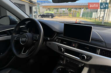 Седан Audi A4 2018 в 