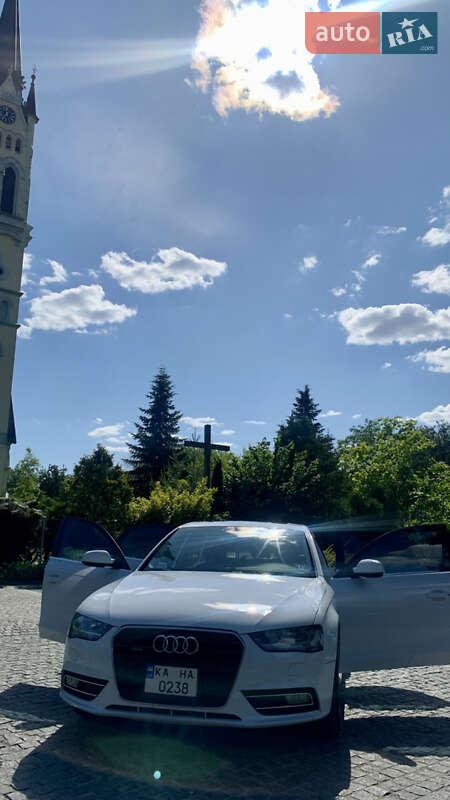 Седан Audi A4 2014 в Фастове